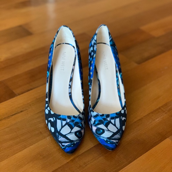 Lightly worn Nine West Butterfly Wing Print Heels - Picture 3 of 6